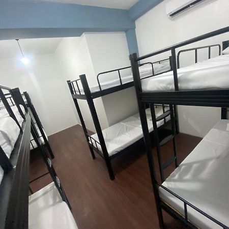 Lime Lite Manila Hostel Makati City ภายนอก รูปภาพ