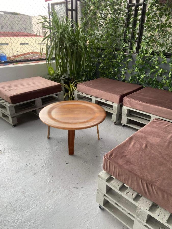 Lime Lite Manila Hostel Makati City ภายนอก รูปภาพ