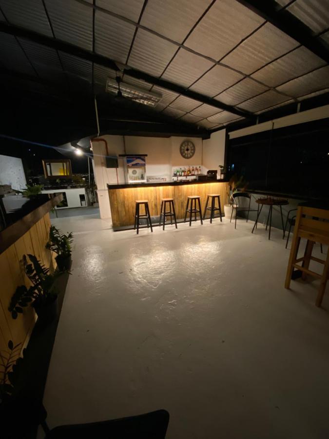 Lime Lite Manila Hostel Makati City ภายนอก รูปภาพ
