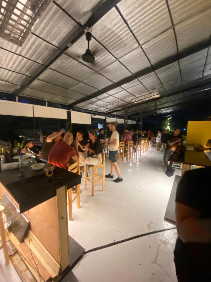 Lime Lite Manila Hostel Makati City ภายนอก รูปภาพ