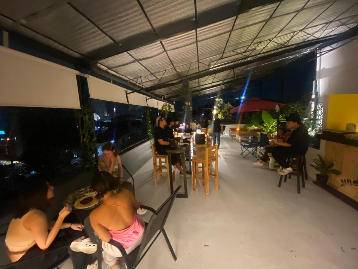Lime Lite Manila Hostel Makati City ภายนอก รูปภาพ