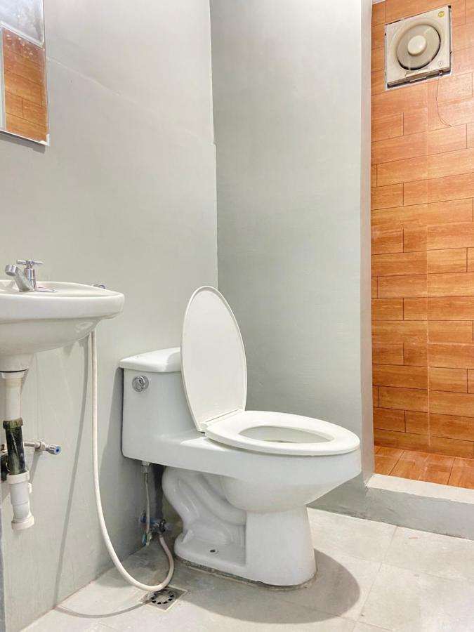 Lime Lite Manila Hostel Makati City ภายนอก รูปภาพ
