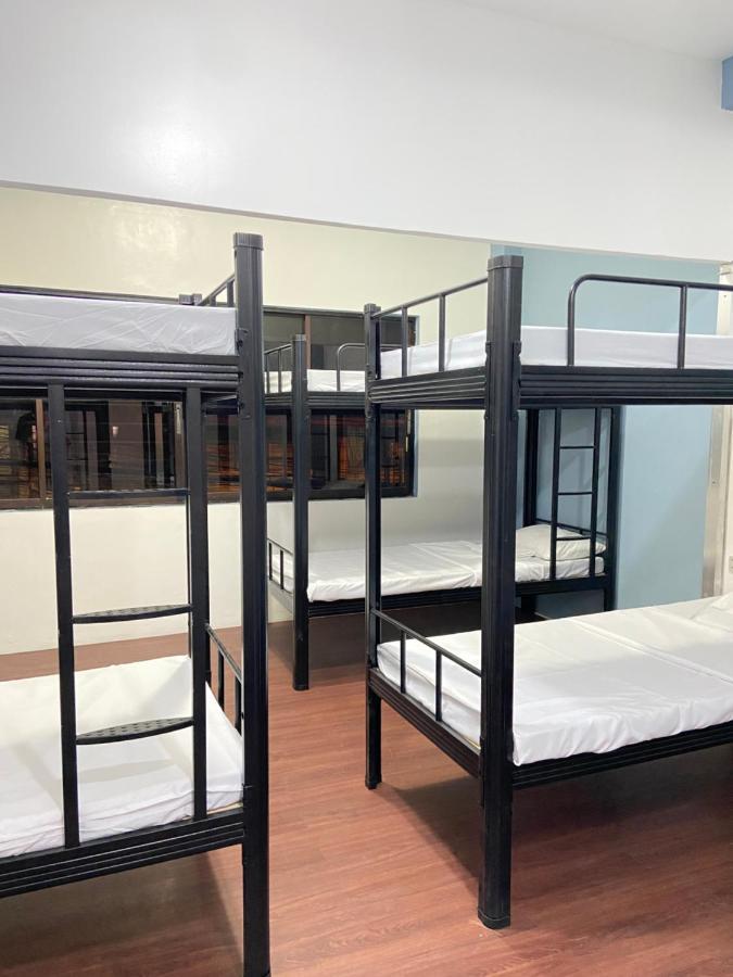 Lime Lite Manila Hostel Makati City ภายนอก รูปภาพ